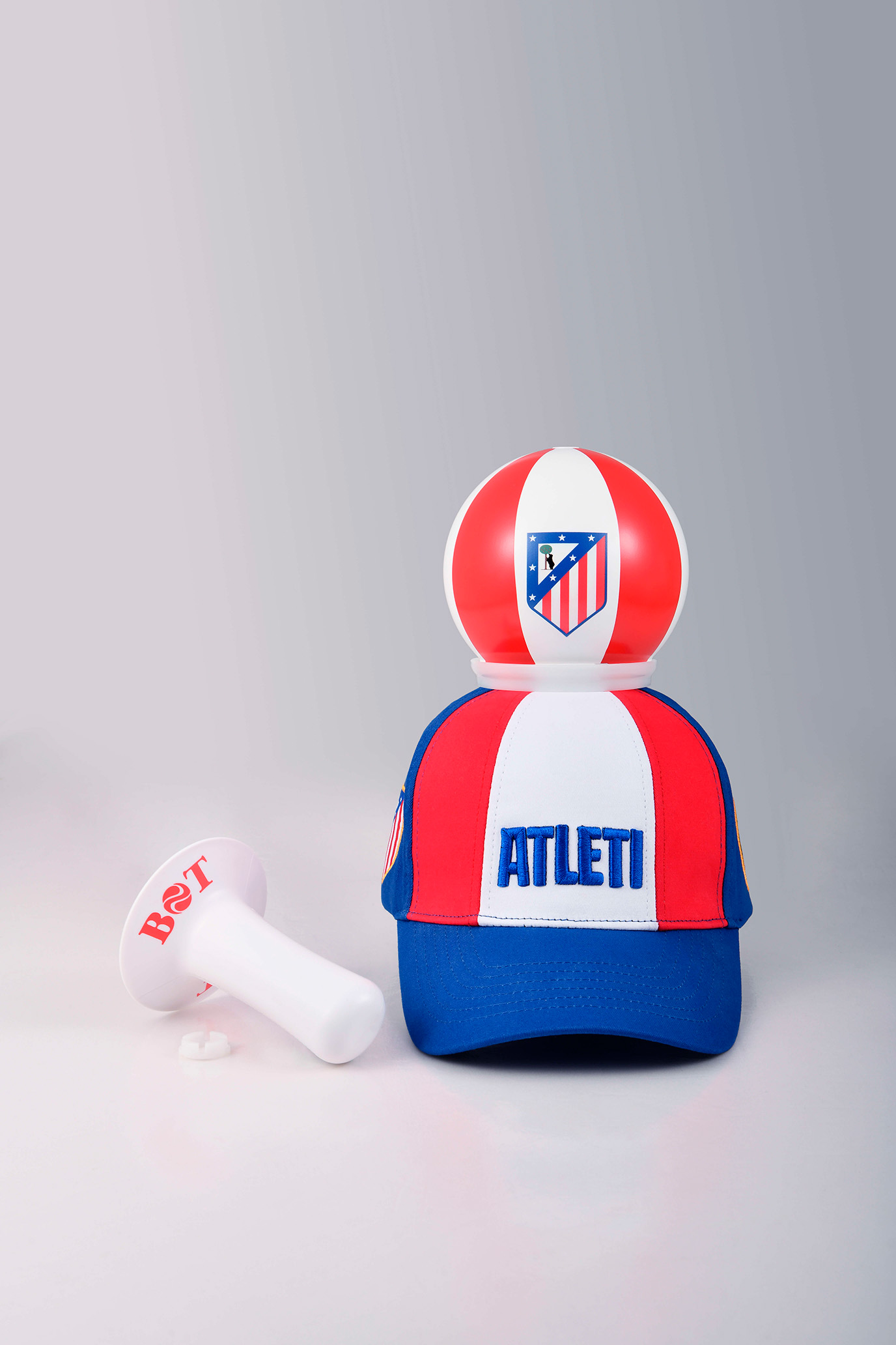 Official Atlético de Madrid Ball On Top LED cap with detachable red and white light-up ball and Atleti front embroidery